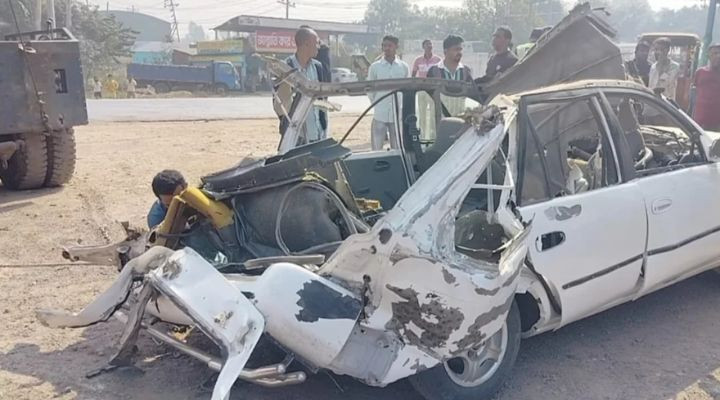 শিবপুরে গ্যাস নেওয়ার সময় প্রাইভেট কারের সিলিন্ডার বিস্ফোরণ